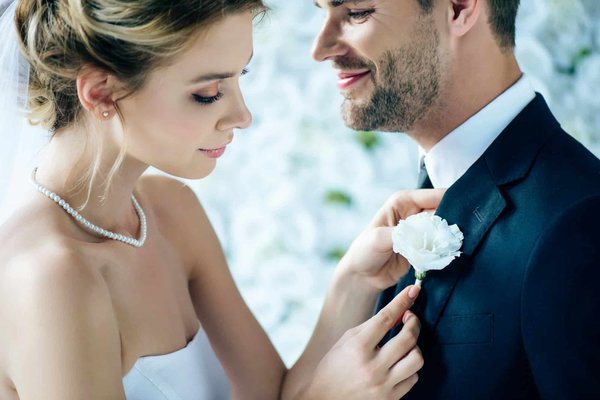Choisir la boutonnière mariage parfaite